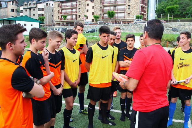 demanda Máxima Decoración Nike Camp Pro (Andorra) - Campus de Fútbol